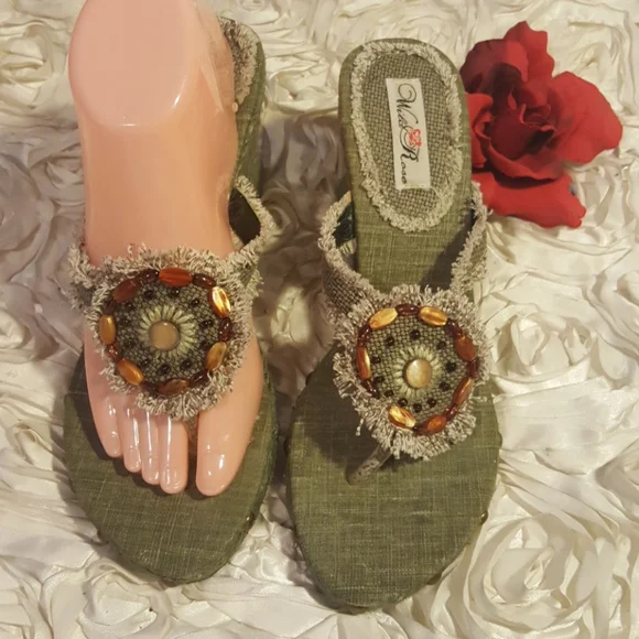 Wild Rose Womens Wedge Sandals Sz 10 - Picture 3 of 9